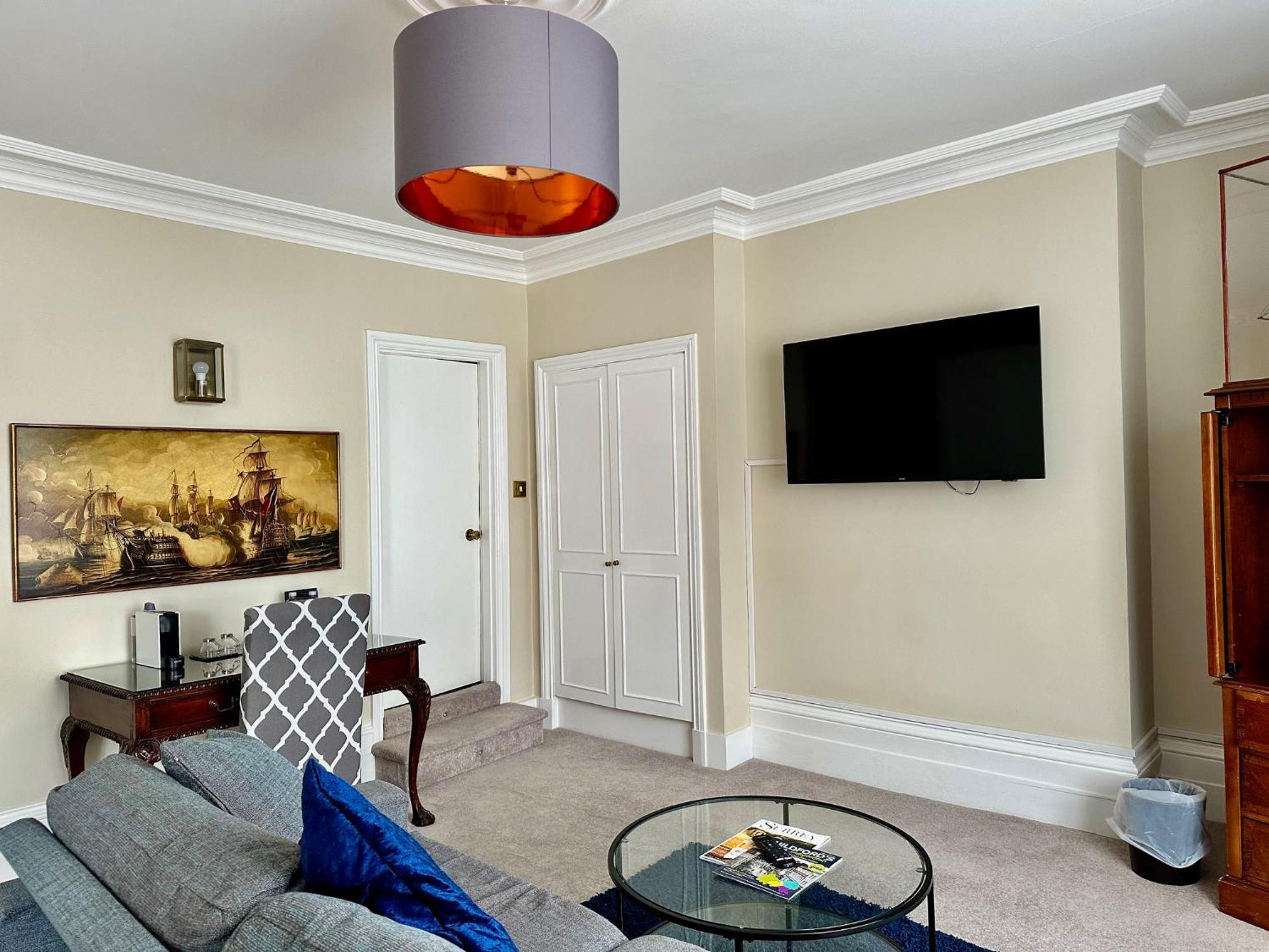 The Angel Posting House & Livery Guildford Bagian luar foto