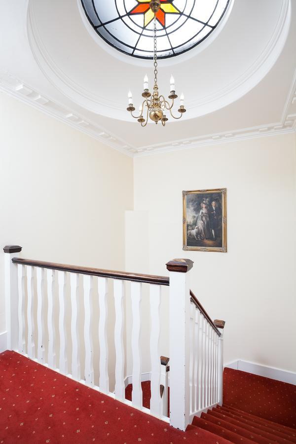 The Angel Posting House & Livery Guildford Bagian luar foto